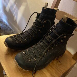 Naglev Combat Waterproof Boot - Made With Kevlar® - US Men's Size 12